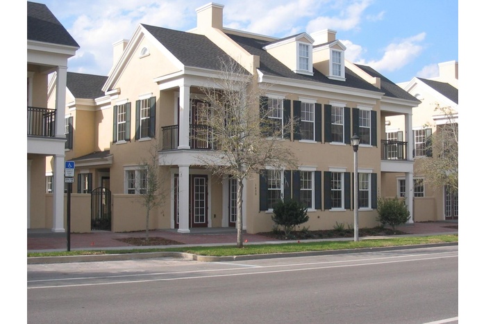 Located in the Baldwin Park Town Center - Short walk to Publix, Restaurants, Coffe Shop, Brewery, and many Boutique/Specialty Shops