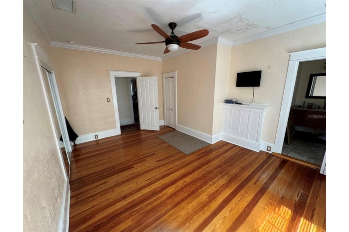15.5x12.25 Private Office.