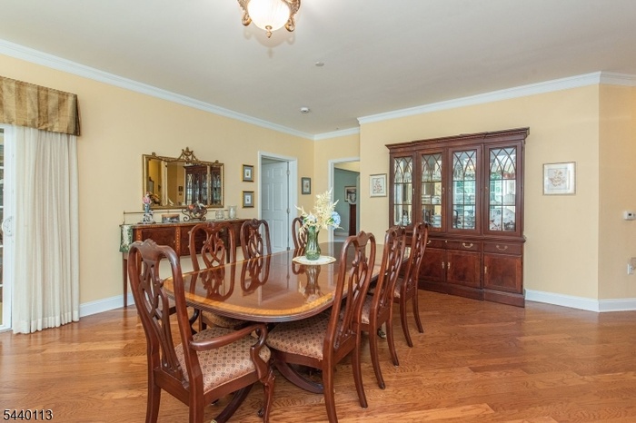 Dining Room - Entertain here