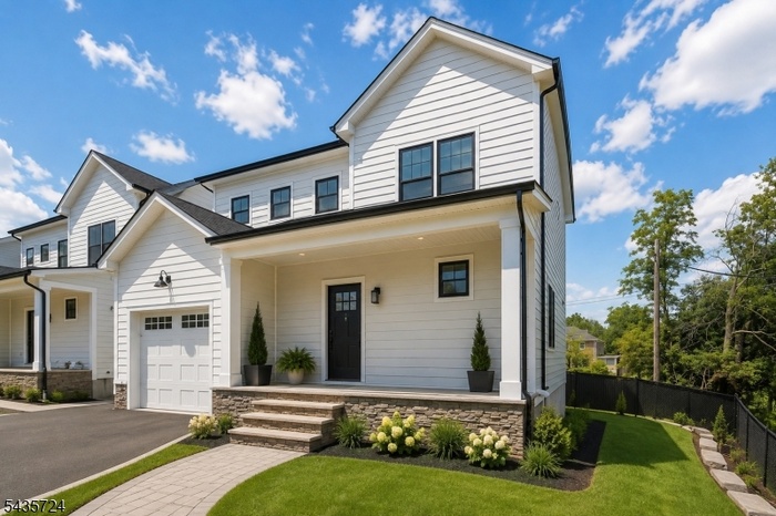 New 5 Bedroom Townhouse