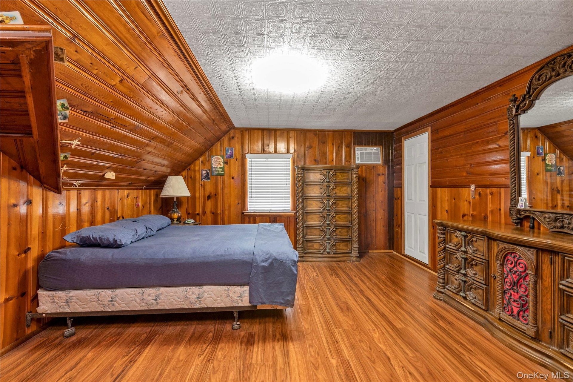Upstairs bedroom