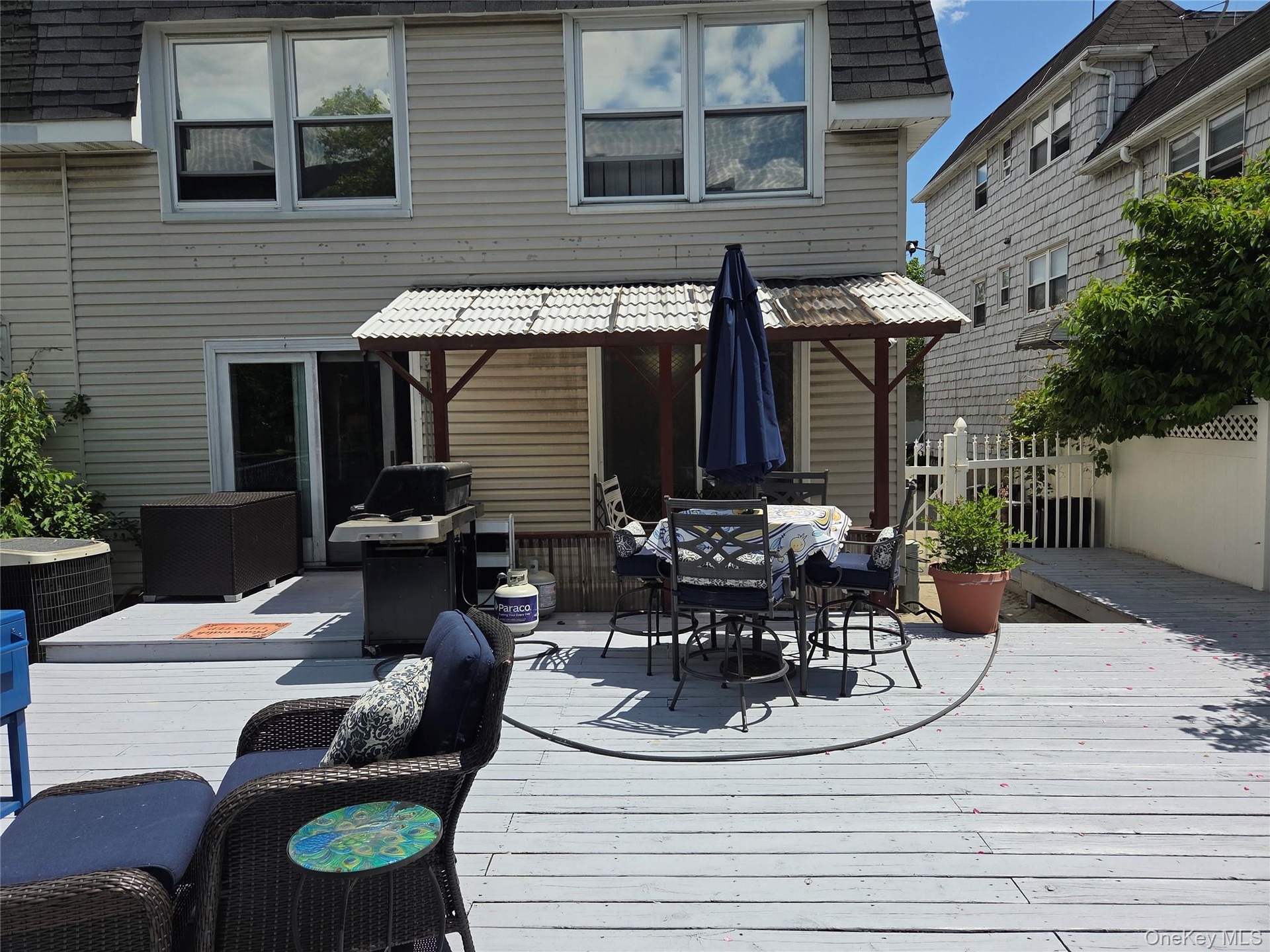 Direct access to and from the living room to the deck.
