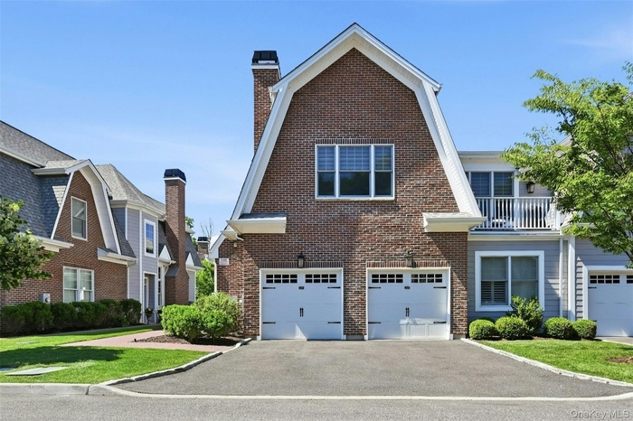 1-car garage to the right