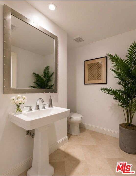 Bathroom Guest