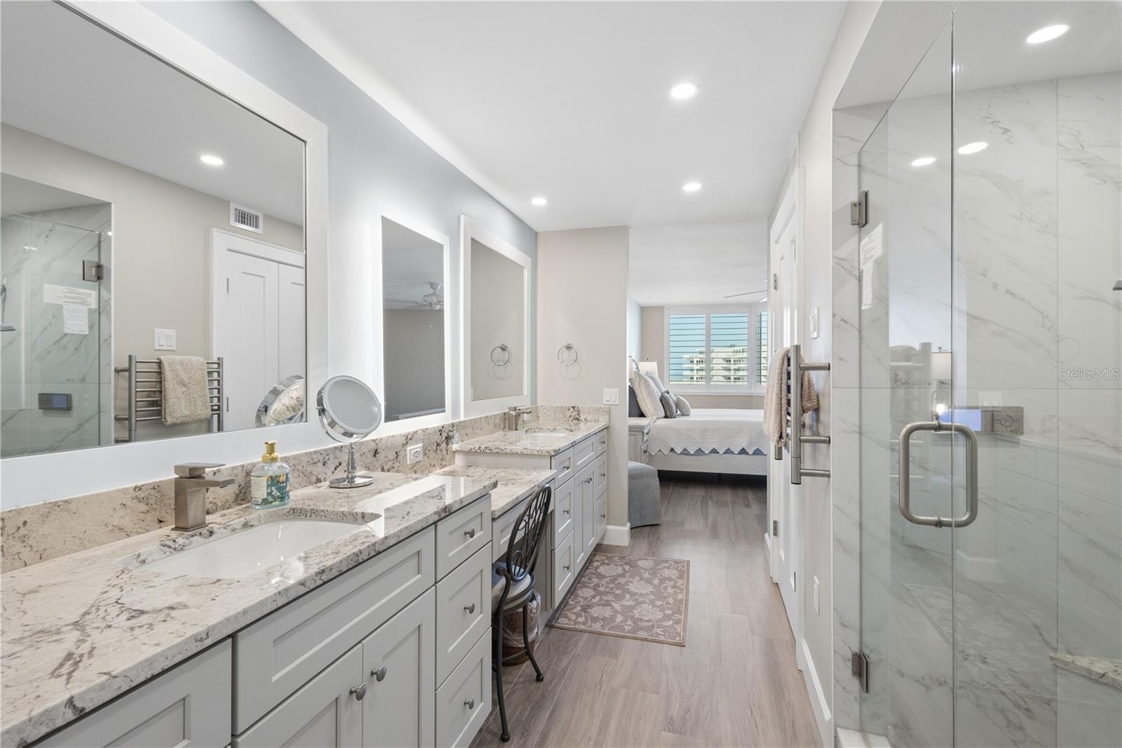 Dual sinks in master bath