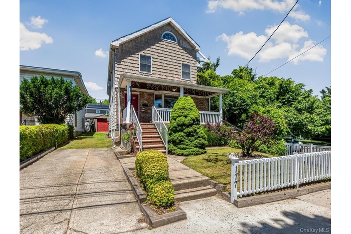 Picturesque detached home with private Driveway & 2 patios