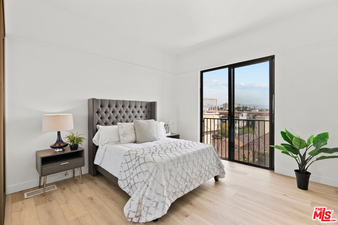 3rd bedroom - upstairs