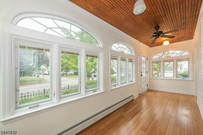 Sunroom/Den
