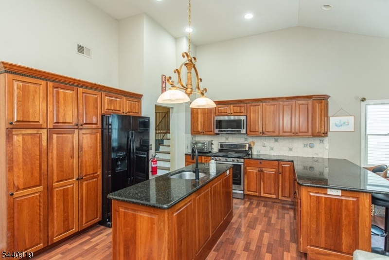 KITCHEN/Granite/Island