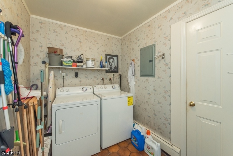 Laundry room/entrance to apt.