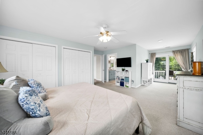 Primary Bedroom Suite w Bath