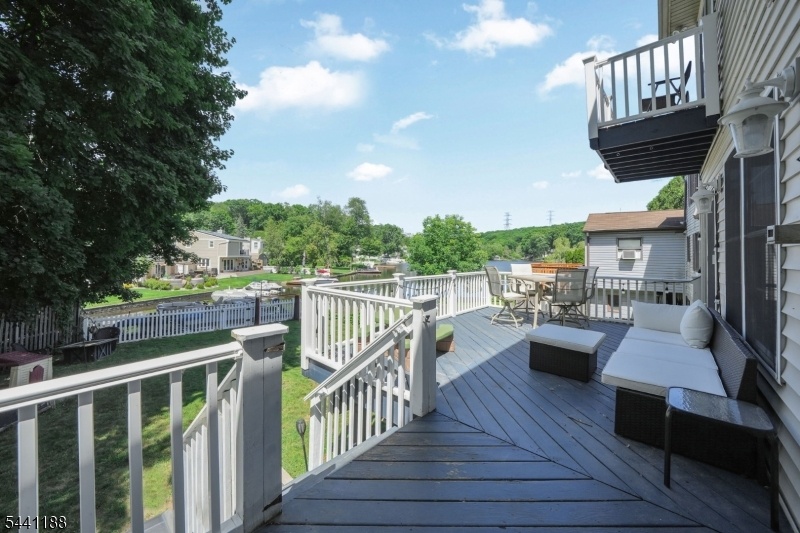 Deck off Sliders