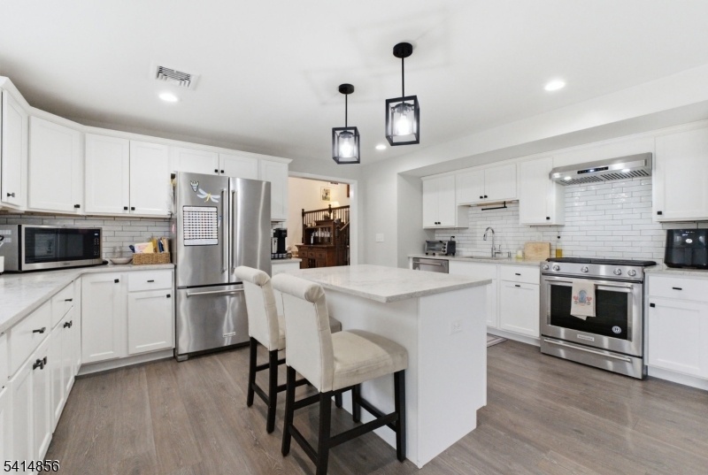 Kitchen with center island