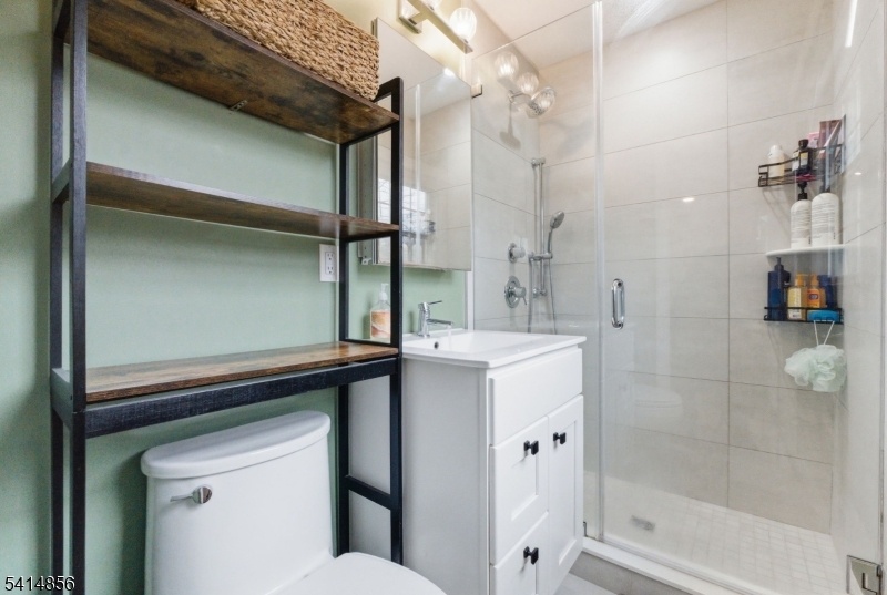 Primary Full Bath