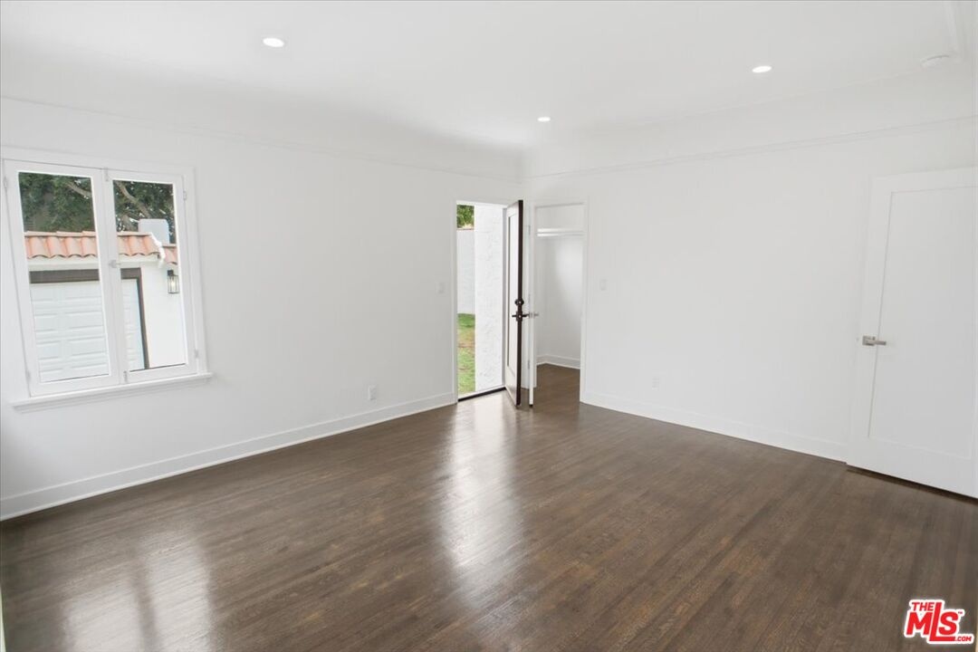 Primary Suite to Walk-In