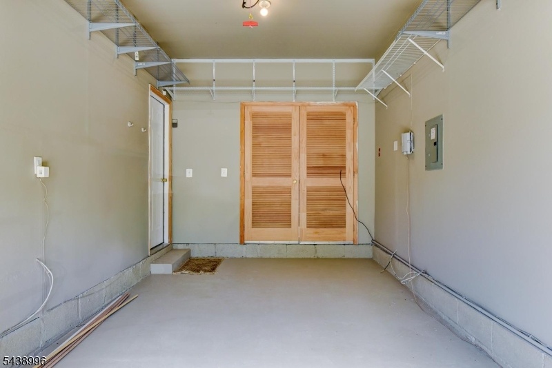 Garage with direct access
