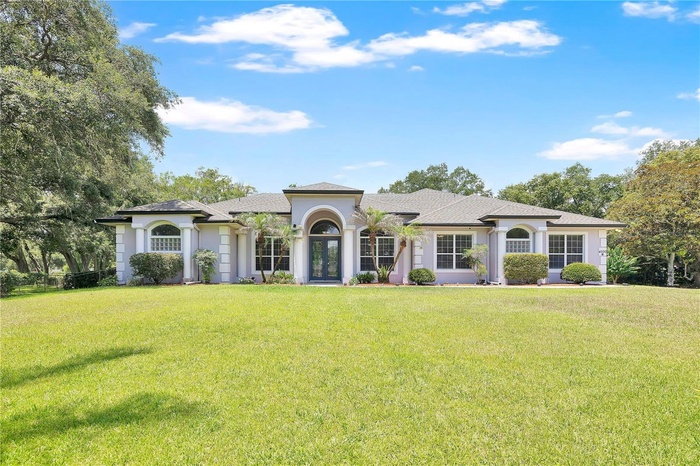 Welcome Home to Florida Living at it's finest.