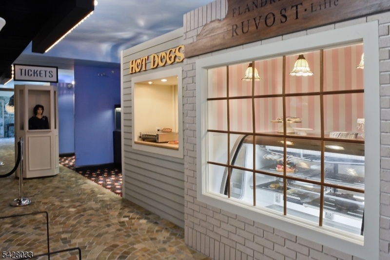Entertainment Level-Bakery