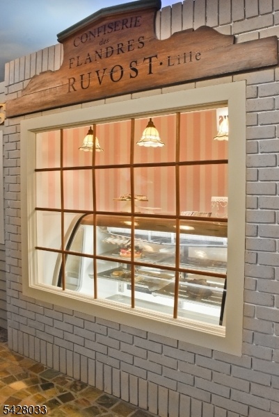 Entertainment Level-Bakery
