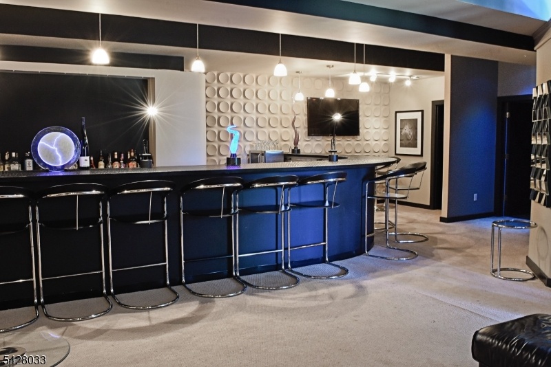 Entertainment Level - Bar