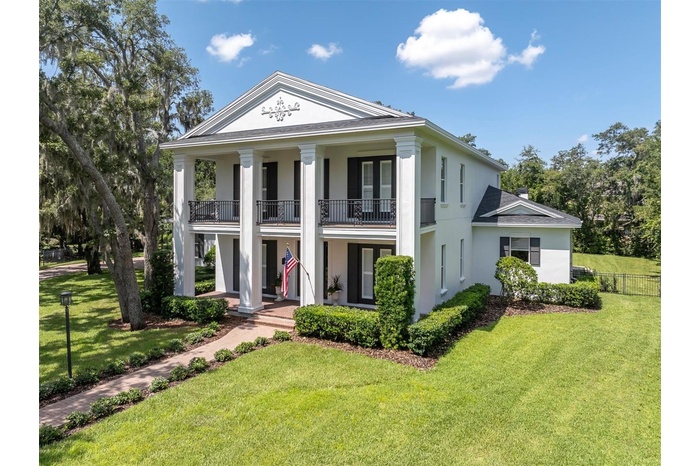 SOUTHERN ESTATE IN FISHHAWK!