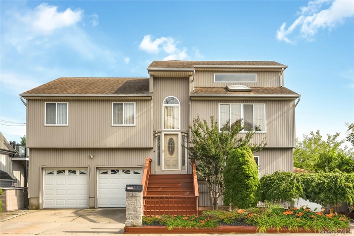 Welcome to 664 Arthur St, Baldwin Harbor, NY!