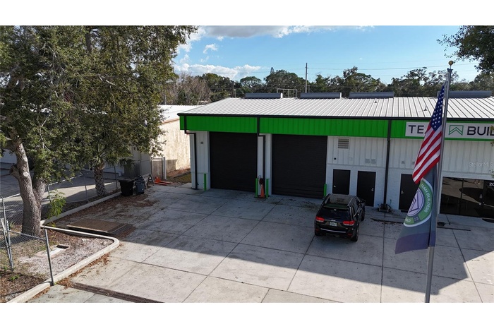 Building - Left unit is leaseable space