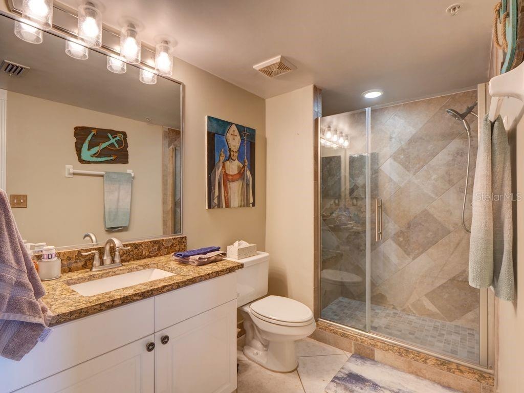 Jr. Suite bathroom