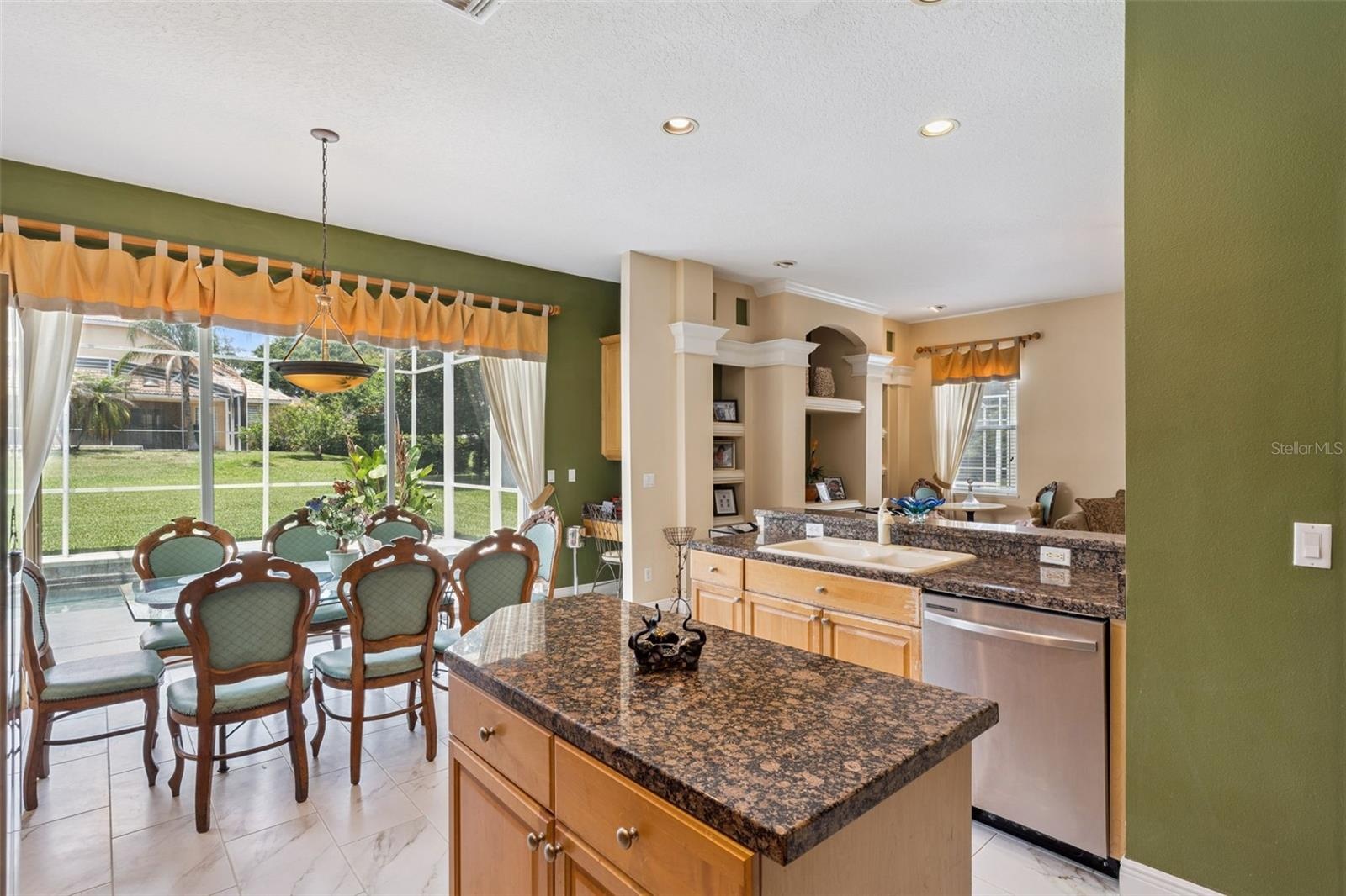 Kitchen / Breakfast Nook