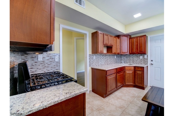 2nd flr kitchen (pre-rental)