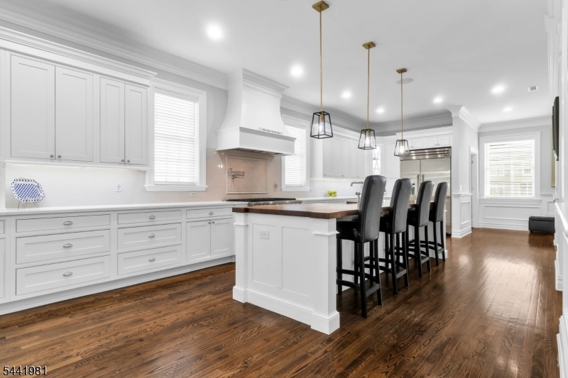 Kitchen-- Impressive in Size!