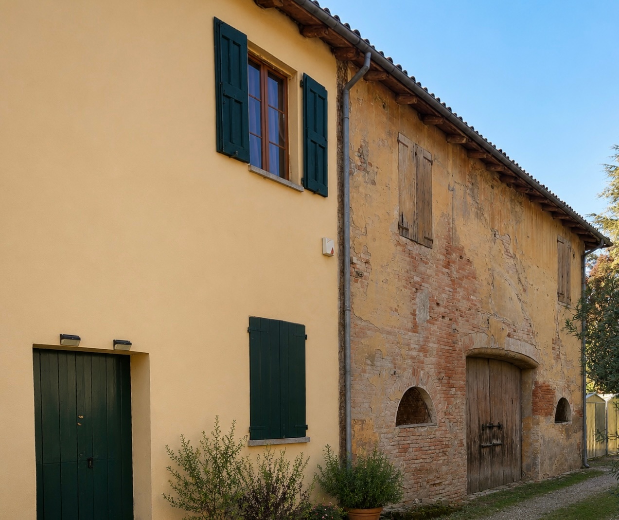 Farmhouse – Exterior