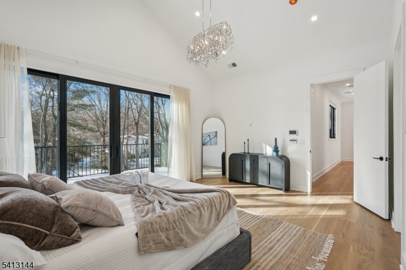 MASTER-BEDROOM