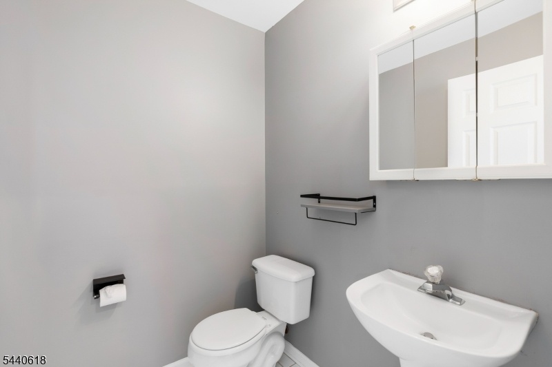 POWDER ROOM, FIRST FLOOR