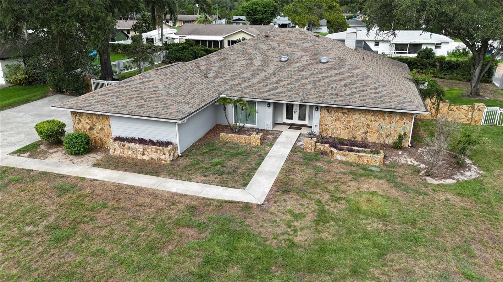 Exterior 3