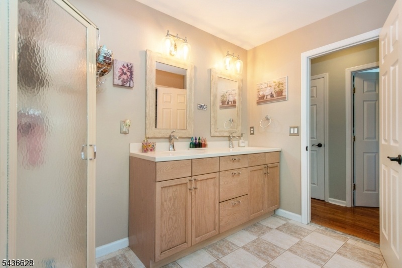 Primary En Suite