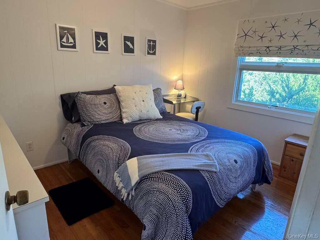 Guest bedroom