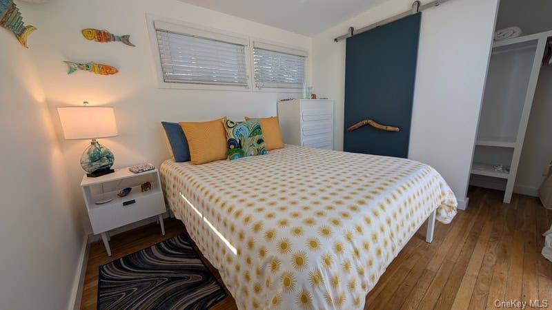 Guest cottage queen