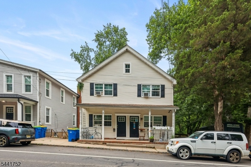 FRONT OF HOUSE