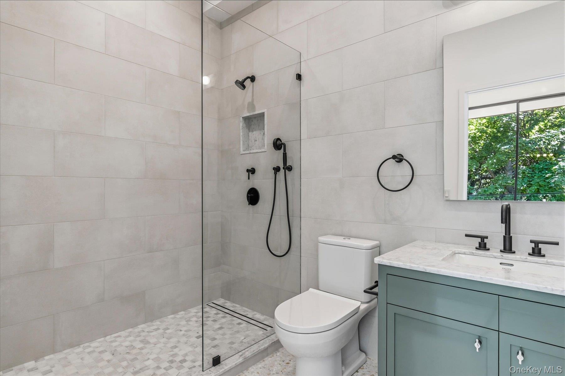 En suite bathroom in second floor bedroom