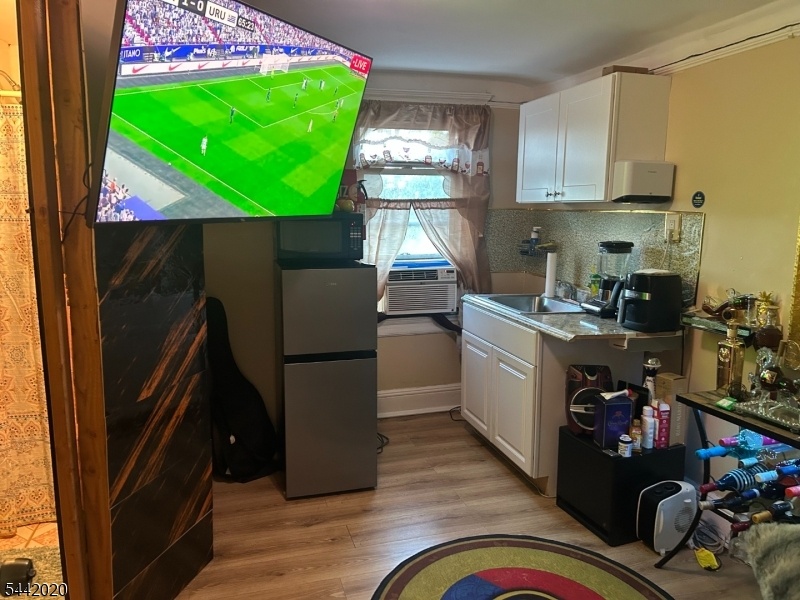 3rd Floor Kitchen / living Rm
