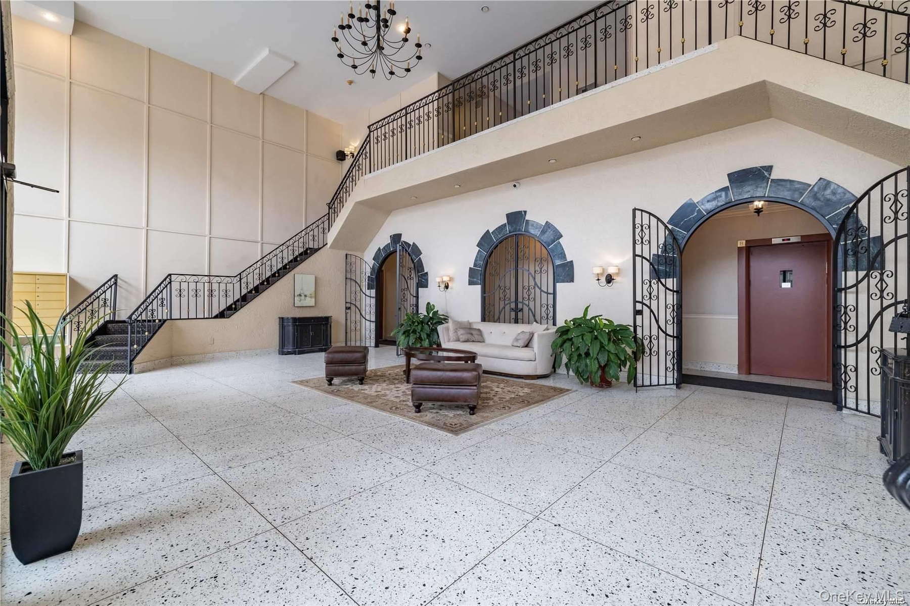 European Inspired Lobby