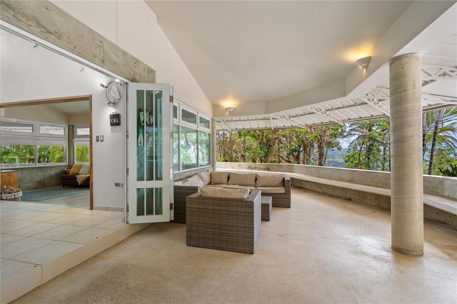 Main Residence - Veranda