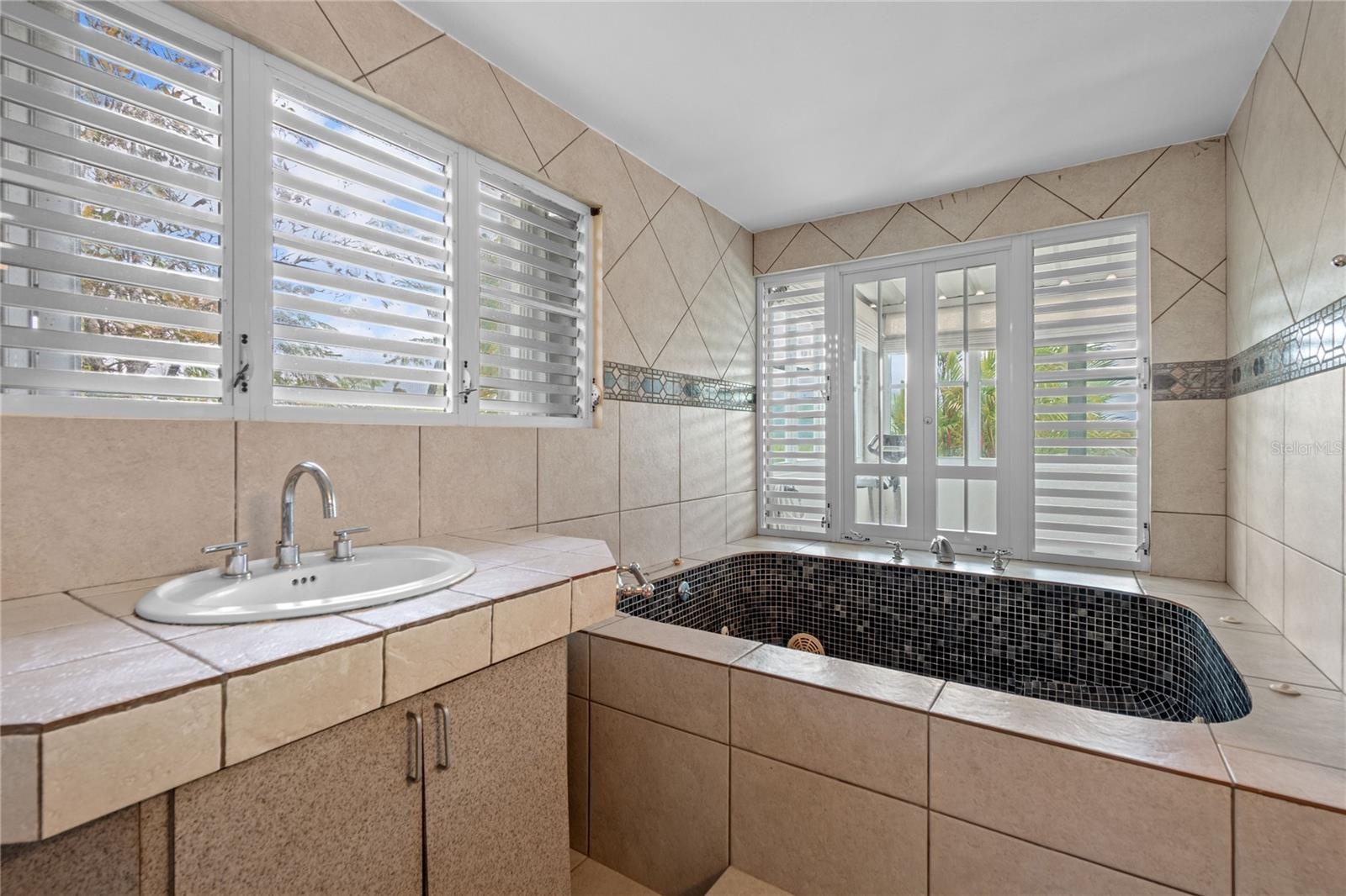 Main Residence - Primary Bathroom