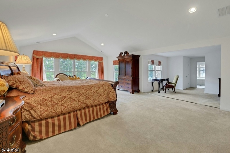 Primary Bedroom w Sitting Rm