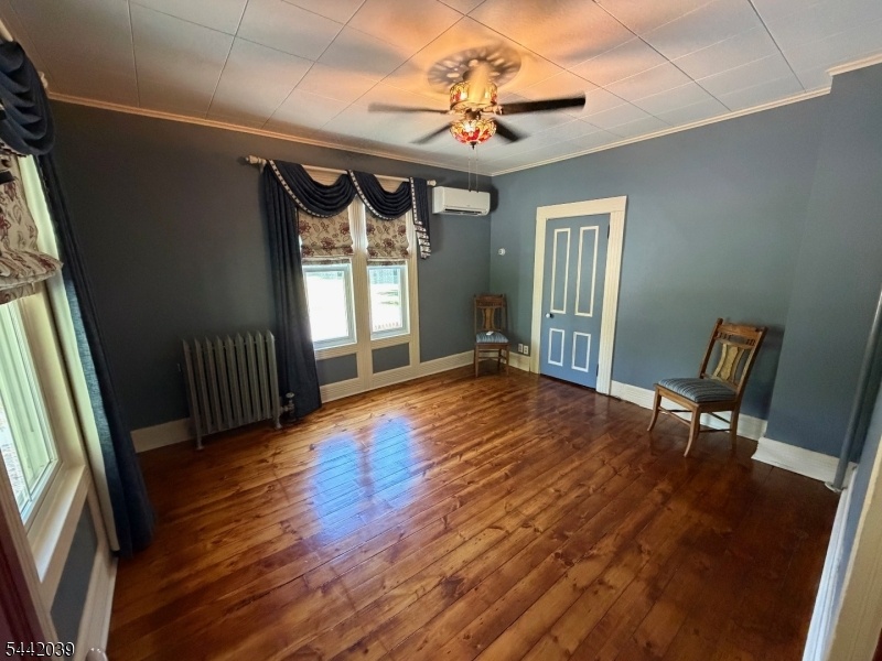 Family room 2