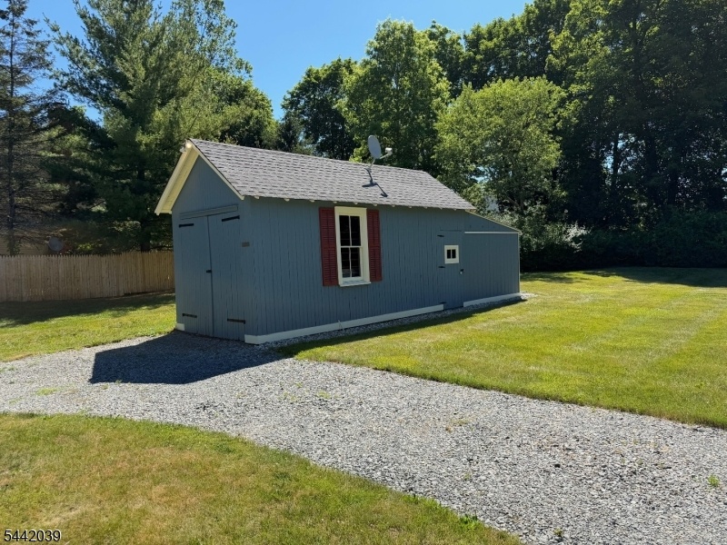 Detached garage/shed