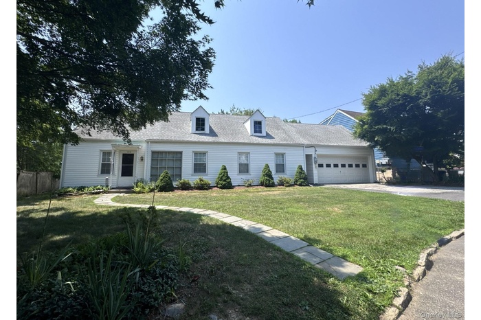 Charming rental in the heart of Rye Neck!