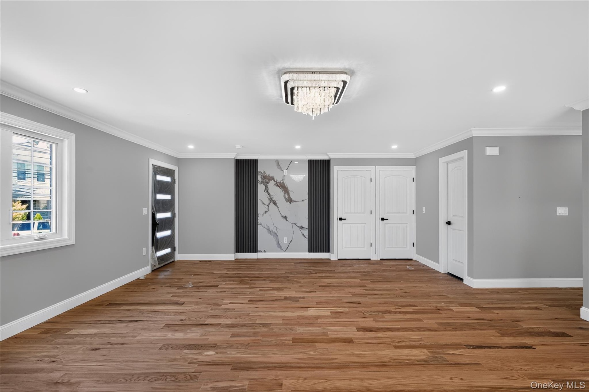 Apt 1