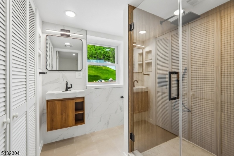 Full Bath